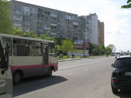 Фото рекламной плоскости по адресу ул. Парусная, 11, Городская Автостнанция, высотный микрорайон "Стройтехснаб"