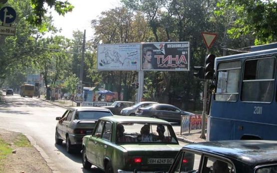 Фото рекламної площини за адресою Адмиральский пр., 31 - Краснова ул.