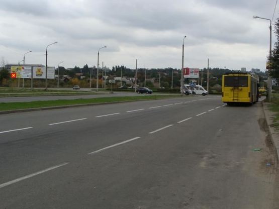 Фото рекламної площини за адресою вул.Автозаводська - вул.Новокузнецька, обличчям від кола, ліва площина