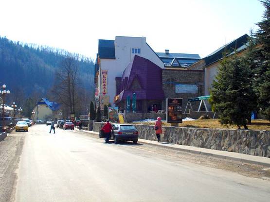 Фото рекламной плоскости по адресу Траса Н-09 Мукачево-Львів, Свободи, кафе-рест. Турист, Будинок культури, напрямок руху на Буковель