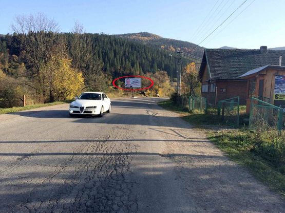Фото рекламной плоскости по адресу Траса Н-09 Мукачево-Львів, центр селища, готельний комплекс ГудзонХаус, санаторій Смерічка, напрямок руху на Буковель