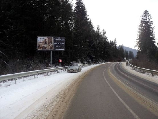 Фото рекламної площини за адресою Траса Н-09 Мукачево-Львів, готелі ТатарівДеЛюкс, Дачія, виїзд з села, напрямок руху на Буковель