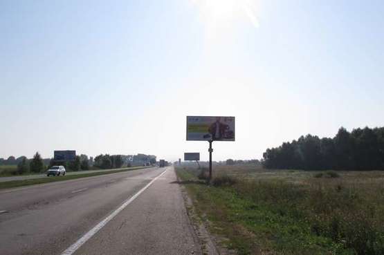 Фото рекламной плоскости по адресу Київ - Чернігів, 10 км + 700 м (справа в напр. м. Чернигов 3км. від Броварів)