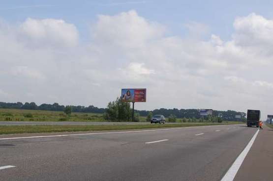 Фото рекламной плоскости по адресу Київ - Чернігів, 10 км + 710 м (зліва в  напр. м. Чернигов;  3км від Броварів)