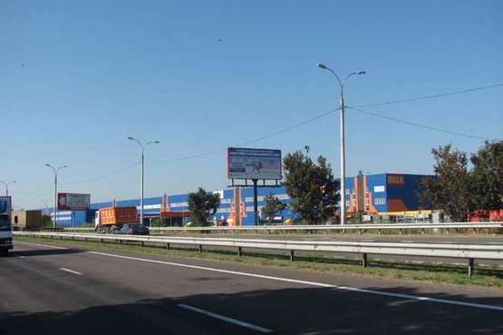 Фото рекламної площини за адресою Київ - Чернігів, 15 км + 310 м (справа в напр. м.Києва)