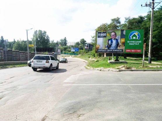 Фото рекламной плоскости по адресу Петропавловская Борщаговка, ул.Соборная, на пересечении с ул.Шевченко, возле ЖК "Счастливый"