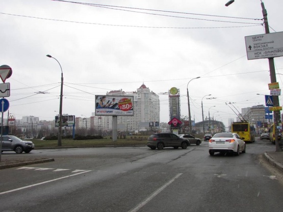 Фото рекламної площини за адресою Оболонский пр. / Маршала Тимошенко, разделит. клумба  по ходу к Петровке, (М) "Минская"