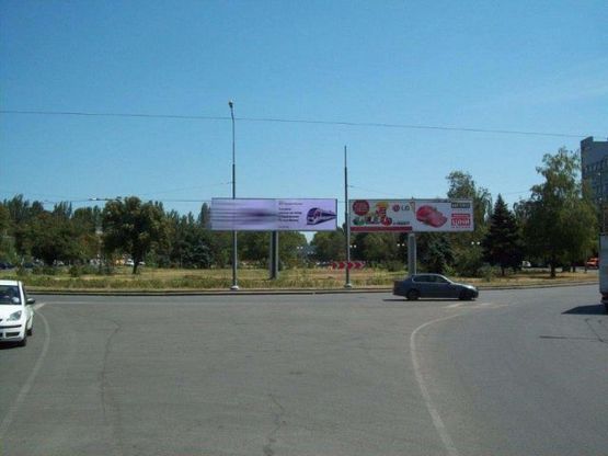 Фото рекламної площини за адресою Деревянко пл. - Рихтера ул. (правый)