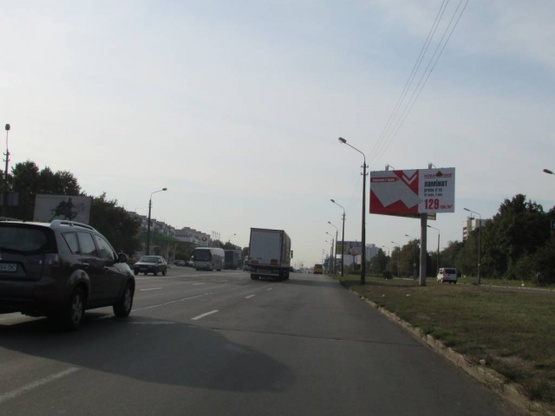 Фото рекламной плоскости по адресу Братиславская,7(зеленая зона)