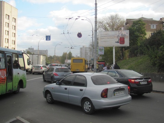 Фото рекламної площини за адресою Гетьмана Вадима ул. - Борщаговская ул. (Индустриальный мост, "Бабай Паб", "Very Well Cafe", ЭКО-маркет, направ. Караваевых Дач)