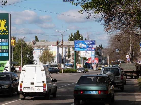 Фото рекламной плоскости по адресу ул. Небесной Сотни(ул.Пролетарская) 1а, район перекр. с ул. Николаевской (ул.Артёма), возле супермаркетов «Billa», «АТБ», «Эльдорадо», «ЭКОмаркет» и Центрального рынка
