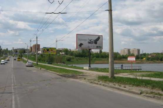 Фото рекламної площини за адресою Панаса Мирного вул. - Озерна вул.