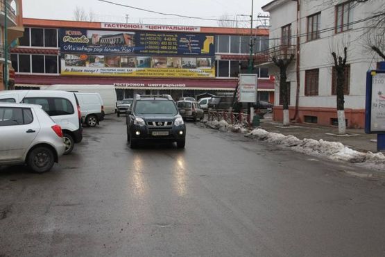 Фото рекламной плоскости по адресу Чорновола, міський фонтан,музей, маг.Шик,Гранд, пер.Кураж, напрямок руху на Яремче, Буковель