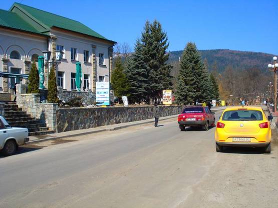 Фото рекламної площини за адресою Траса Н-09 Мукачево-Львів, Свободи, кафе-рест. Турист, маг.Файно, Будинок культури, напрямок руху на Івано-Франківськ