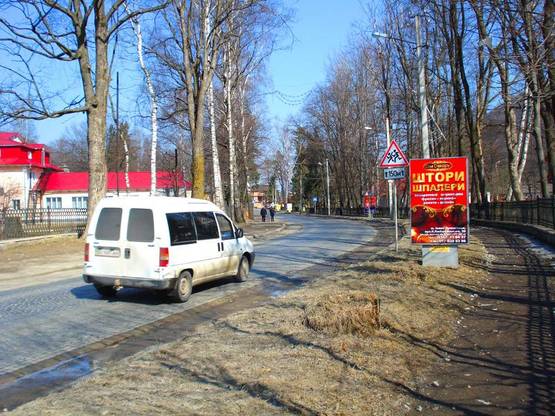 Фото рекламной плоскости по адресу Траса Н-09 Мукачево-Львів, Свободи, кафе Квітуча Долина, санаторій Прикарпатський, пішохідна зона до водоспаду Пробій, напрямок руху на Івано-Франківськ