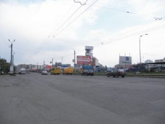 Фото рекламной плоскости по адресу Івасюка - Микулайчука перехрестя (Епіцентр,Арсен)