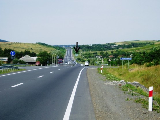 Фото рекламної площини за адресою Автодорога "Київ-Чоп", 150 м від повороту в с. Н.Солотвино (роздоріжжя Н. Солотвино і Р.Комарівці)