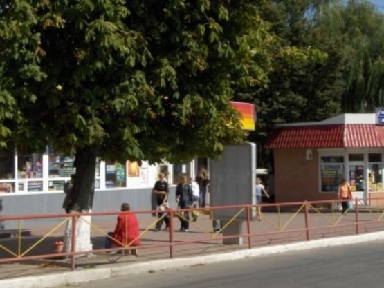 Фото рекламной плоскости по адресу Институтская 10 (университет ХНУ)