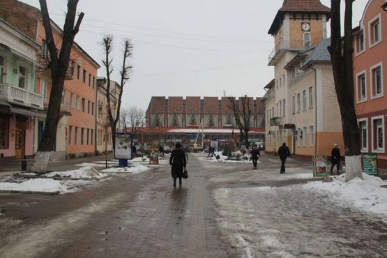 Фото рекламной плоскости по адресу Майдан Шевченка, міський БК, кафе Смаки бажань, пішохідна зона