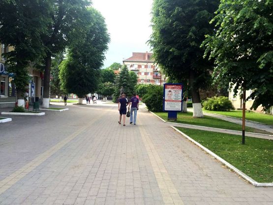 Фото рекламной плоскости по адресу Майдан Шевченка, міський БК, маг. Золото, Домотехніка, пішохідна зона
