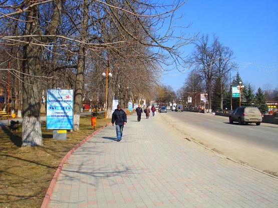 Фото рекламной плоскости по адресу Траса Н-09 Мукачево-Львів, Свободи, центральна міська алея, навпроти нової Церкви, напрямок руху на Івано-Франківськ