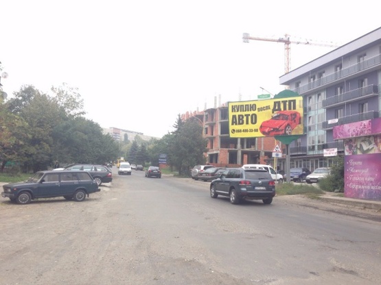 Фото рекламной плоскости по адресу м. Ужгород, вул. Собранецька – Грибоєдова, біля лікарні