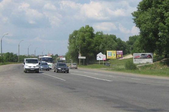 Фото рекламної площини за адресою Каменецкое шоссе(въез в город со ст.Каменец_Подольского,Черновиц)