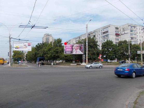 Фото рекламної площини за адресою п-т Лушпы-ул. Харьковская