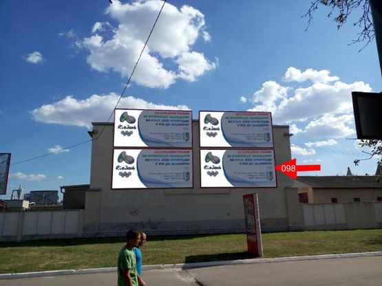 Фото рекламной плоскости по адресу вул.Чернівецька