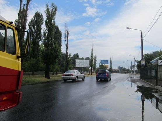 Фото рекламной плоскости по адресу Ицхака Рабина ул., 51 (разделиитель)