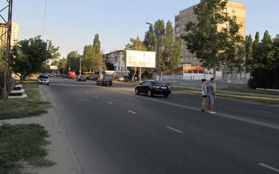 Фото рекламної площини за адресою Маршала Малиновского ул., 33