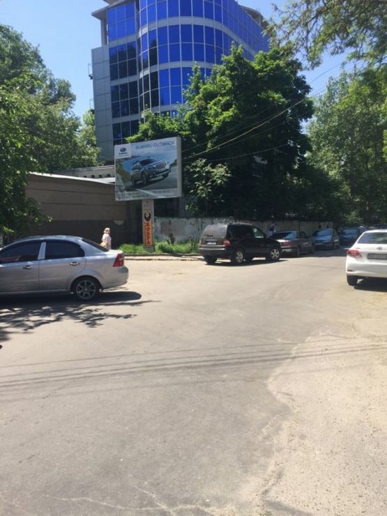 Фото рекламной плоскости по адресу ул.Маяковского (р-н супермаркета Сильпо)