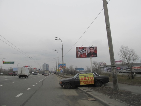 Фото рекламной плоскости по адресу Ватутина Ген. просп., (АЗС "ОККО", ТРЦ Sky Mall", в сторону Троещины)