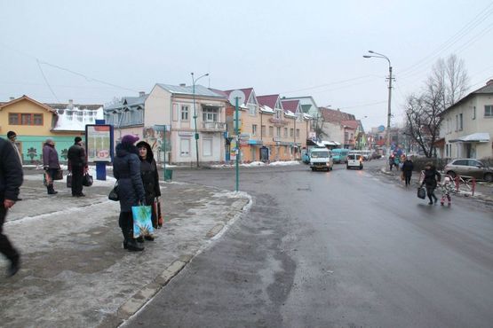 Фото рекламної площини за адресою Чорновола-Соборна-Шевченка, площа Вічнного Вогню, торговий центр Лев, напрямок руху на Яремче, Буковель,Івано-Франківськ, Богородчани
