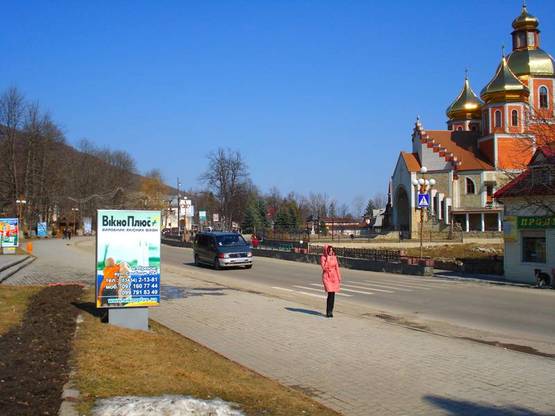 Фото рекламної площини за адресою Траса Н-09 Мукачево-Львів, Свободи, центральна міська алея, міський фонтан, Будинок культури, маг. ЛЕКС, напрямок руху на Івано-Франківськ