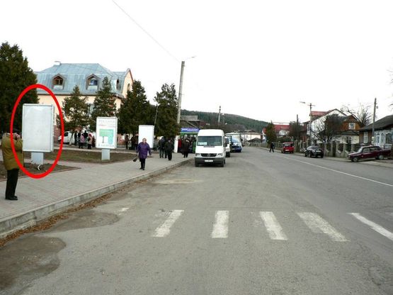 Фото рекламної площини за адресою Траса Н-09 Мукачево-Львів, с.Делятин, центр, ринок, автостанція, напрямок руху на Івано-Франківськ