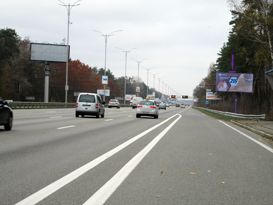 Фото рекламной плоскости по адресу Бориспольское шоссе, остановка Малая Александровка, въезд в  Киев
