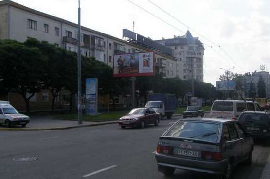 Фото рекламной плоскости по адресу Незалежності вул., (Готель "Україна")