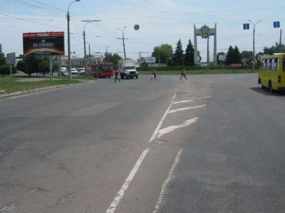 Фото рекламной плоскости по адресу 30-річчя Перемоги вул., 2 - Смілянська вул.