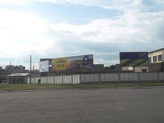 Фото рекламной плоскости по адресу вул.Чернівецька