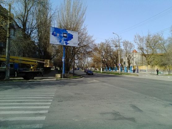 Фото рекламной плоскости по адресу Угол ул.Филатова и ул.Роза Люксембург,