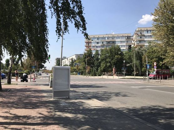 Фото рекламної площини за адресою ул.Европейская, на перекрестке с ул.Святошинская