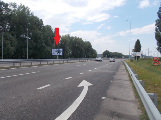 Фото рекламной плоскости по адресу Новообуховская трасса (Днепропетровское шоссе), перед АЗС "БРСМ",7км+100метров, в сторону Киева