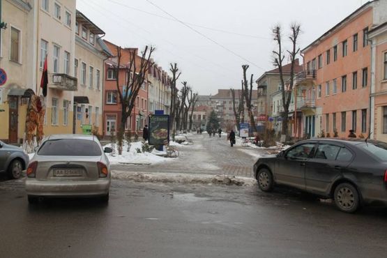 Фото рекламной плоскости по адресу Майдан Шевченка, міський БК, крокус люкс, міський ринок, пішохідна зона