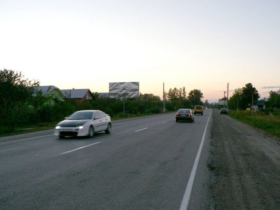 Фото рекламной плоскости по адресу Траса Н-09 Мукачево-Львів, с.Стримба 1 км. перед Надвірною, автозупинка, СТО, Шиномонтаж, напрямок руху на Івано-Франківськ