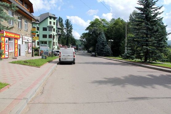Фото рекламної площини за адресою Траса Н-09 Мукачево-Львів, Свободи, РЕМ, маг. Престиж, напрямок руху на Івано-Франківськ