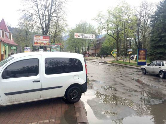 Фото рекламной плоскости по адресу Траса Н-09 Мукачево-Львів, Свободи, супермаркет Вопак, напрямок руху на Буковель