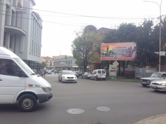 Фото рекламной плоскости по адресу м. Ужгород, пл. Корятовича (біля ринку)