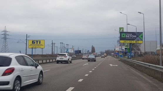 Фото рекламної площини за адресою Н-01 Киев-Знаменка 22 км.450 м.(А)