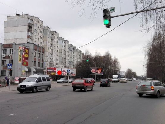 Фото рекламної площини за адресою вул.Прибузька, 6 (міст на "ЕпіцентрК"). неподалік: "Епіцентр", супермаркет "Таврія В", "Сільпо", ТРЦ "Оазис", центральний ринок, елітна забудова "Набережний квартал" (центр)